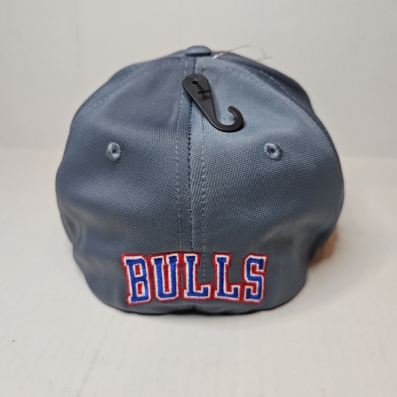 Chicago Bulls NBA USA Flag Ultra Game Grey Hat Cap One Size Fits Most NEW NWT - Picture 4 of 5